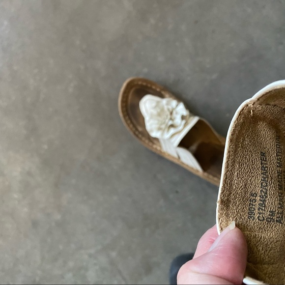 Cliffs by White Mountain Flip Flop Sandals - Picture 4 of 5